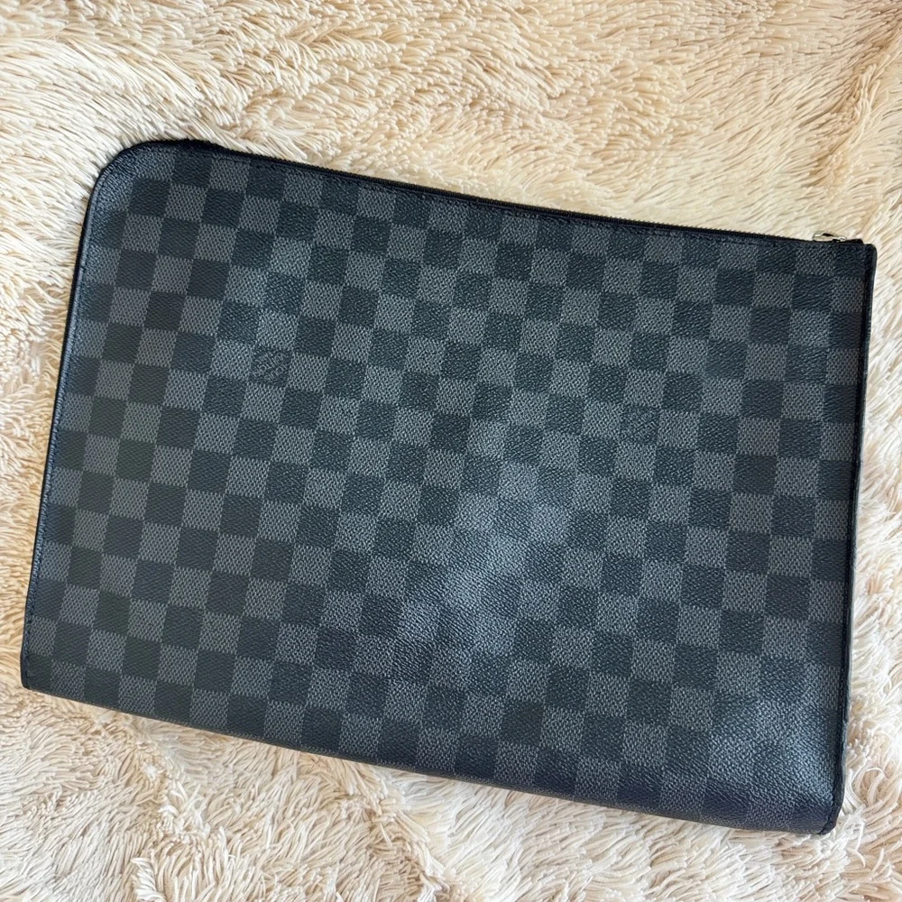 Louis Vuitton Damier Graphite Laptop Case Cover, size 15-Inch - Black